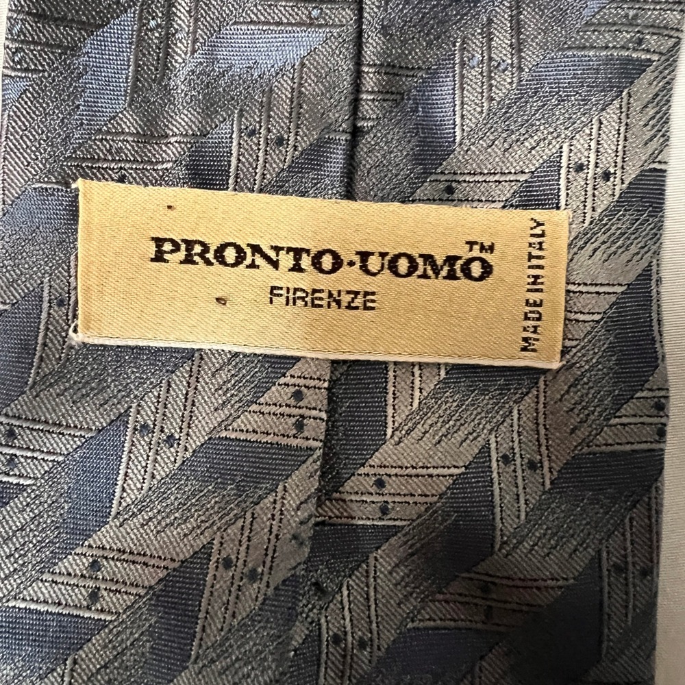 Pronto Uomo Firenze Mens Silk Tie Blue Grey Geometric‎ Chevron Made in Italy 4in